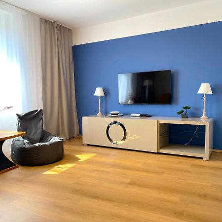 Happy Casa Isola Grande Apartment Изола Екстериор снимка