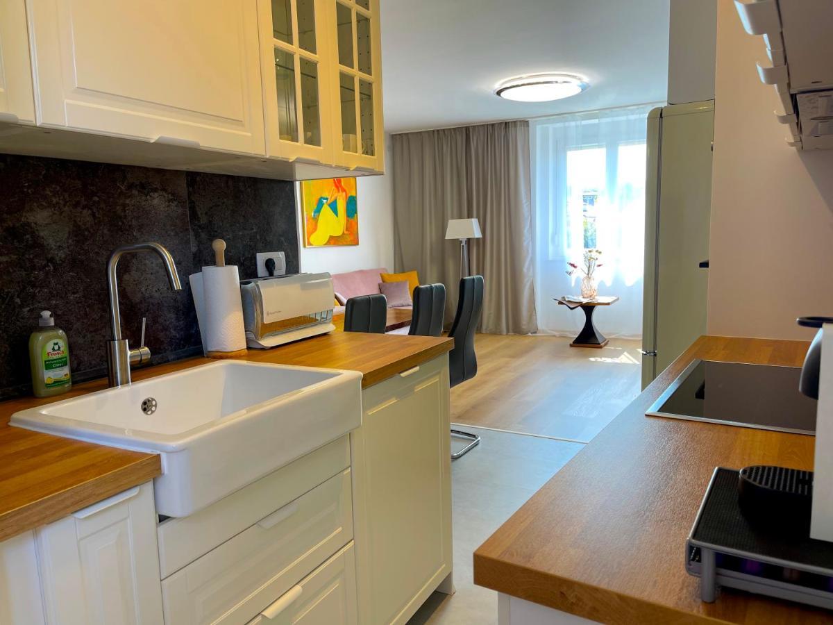 Happy Casa Isola Grande Apartment Изола Екстериор снимка