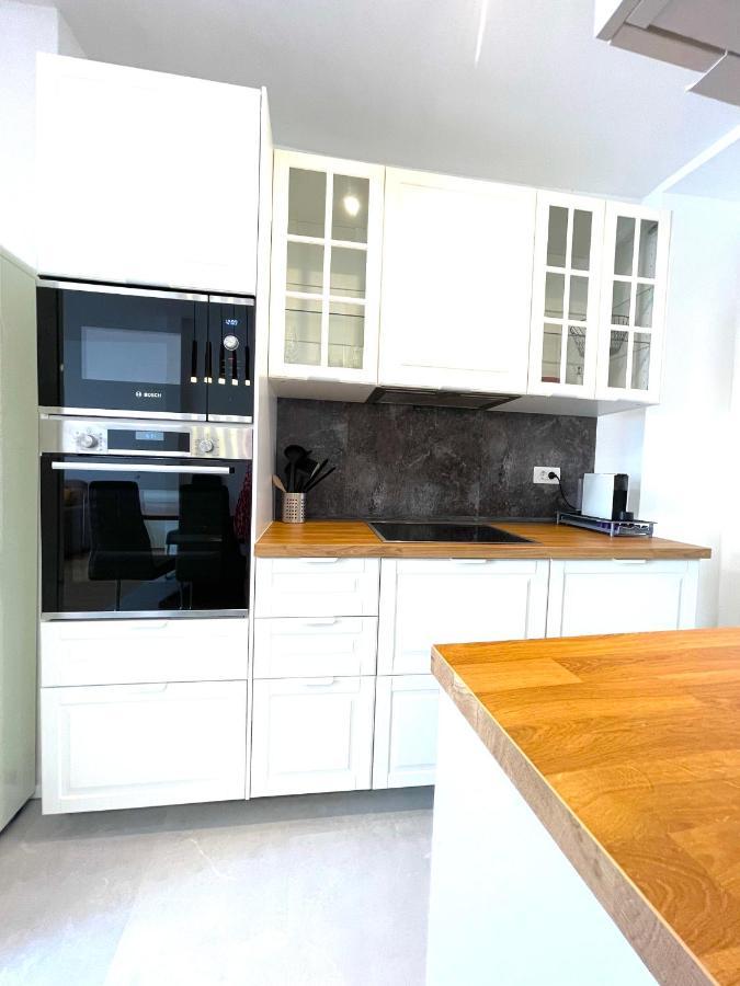 Happy Casa Isola Grande Apartment Изола Екстериор снимка